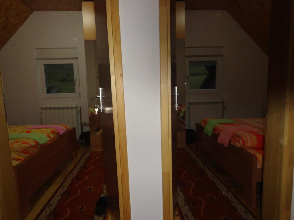 Guest House Happy Žabljak Rom bilde