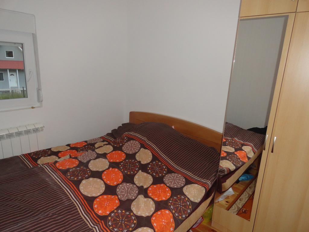 Guest House Happy Žabljak Rom bilde